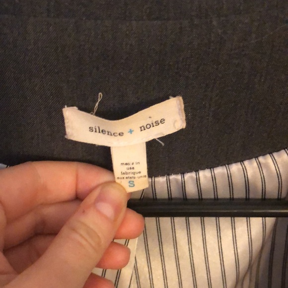 Grey blazer ‘silence and noise’ - Picture 2 of 3